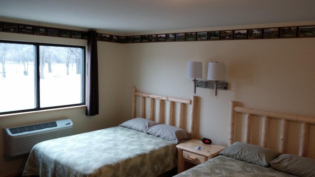 Riverside Inn Cold Spring Room photo